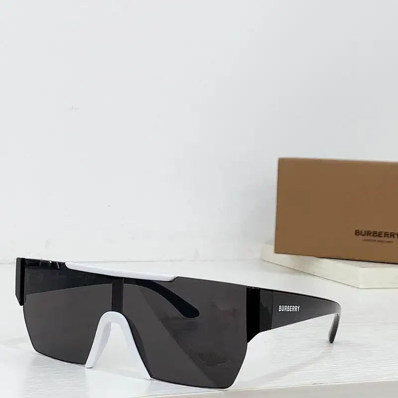 Burberry Glasses (95)